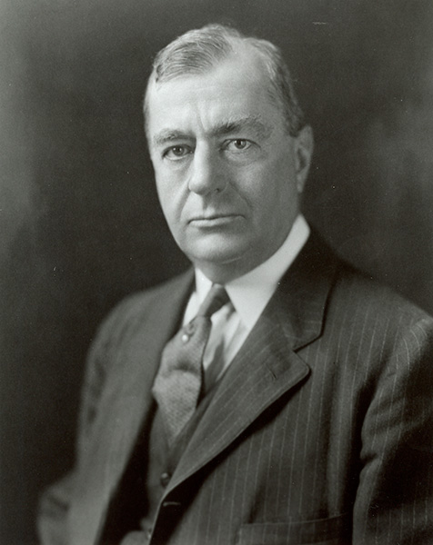 Photo portrait of Benjamin Strong